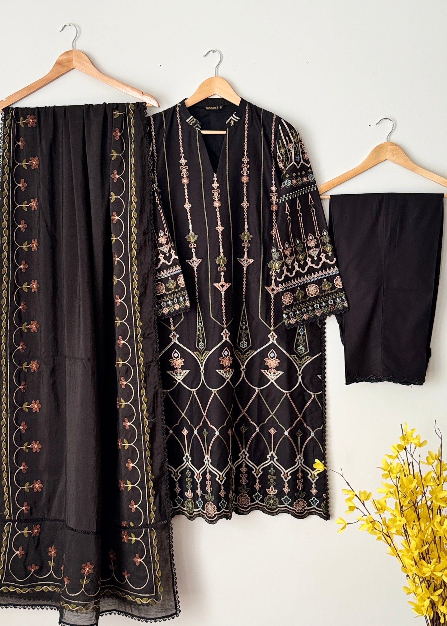 Lawn embroidered suit- Zara Shahjahan