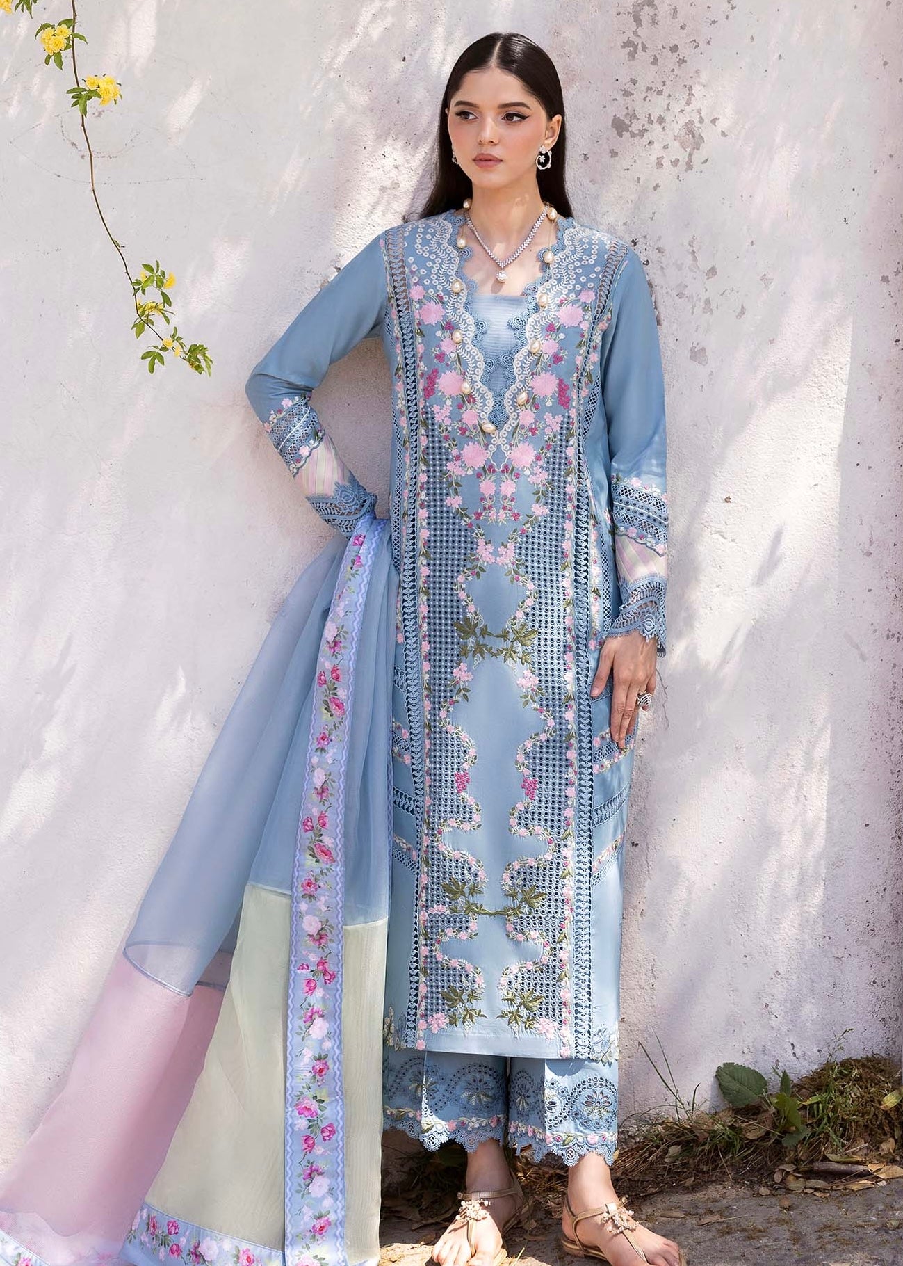 Design 14 - Saira Shakira