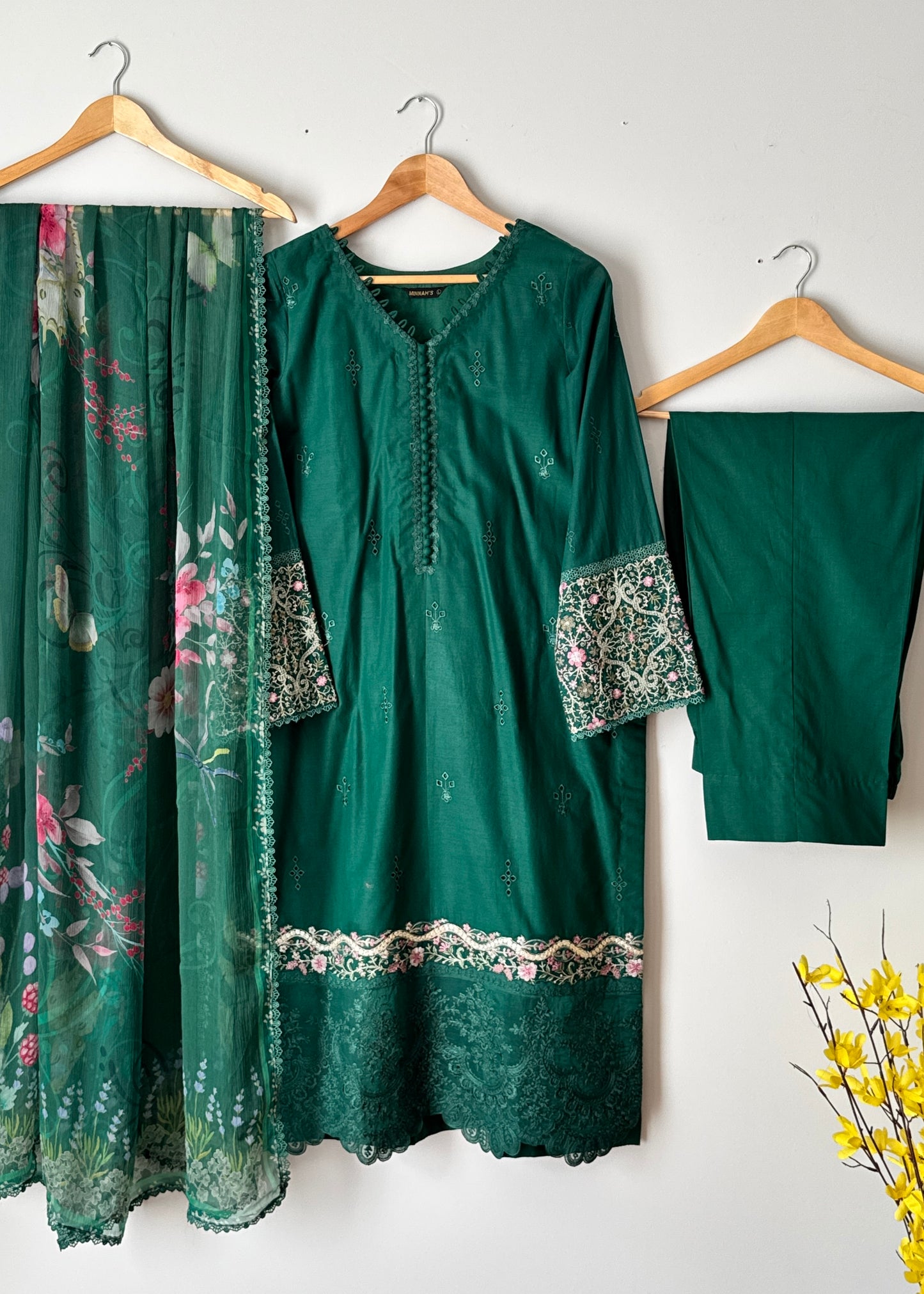 Noor by sadia asad - Lawn chicken Kari