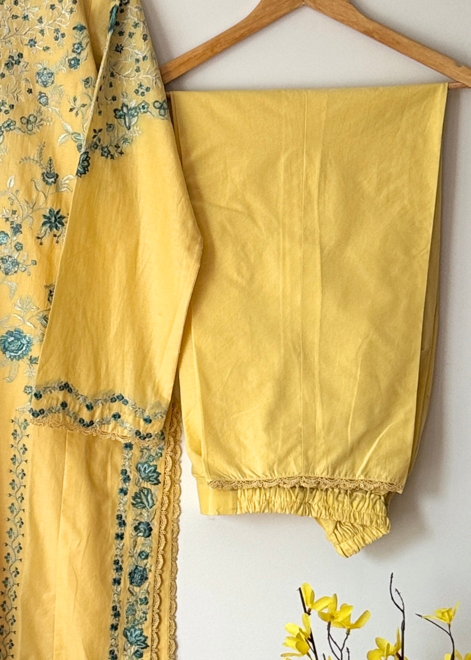 Lawn embroidered suit- Zara Shahjahan