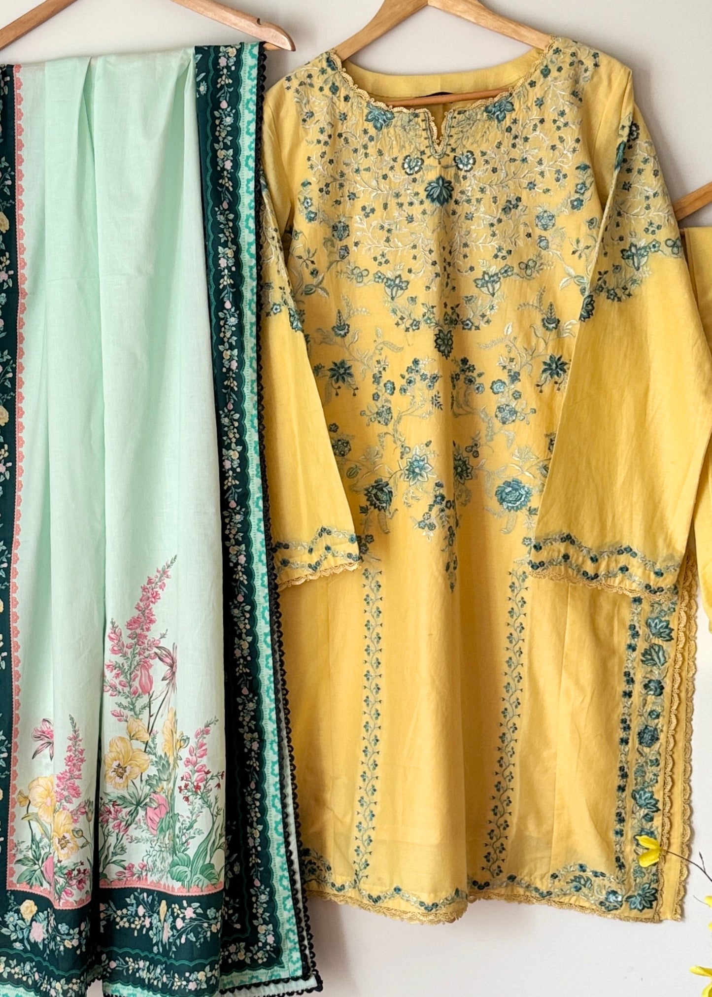 Lawn embroidered suit- Zara Shahjahan