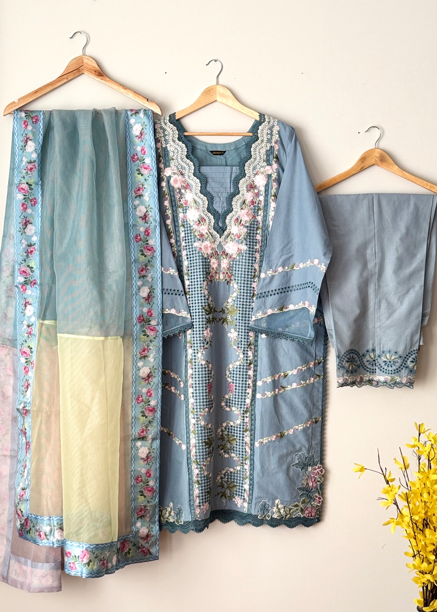 Design 14 - Saira Shakira