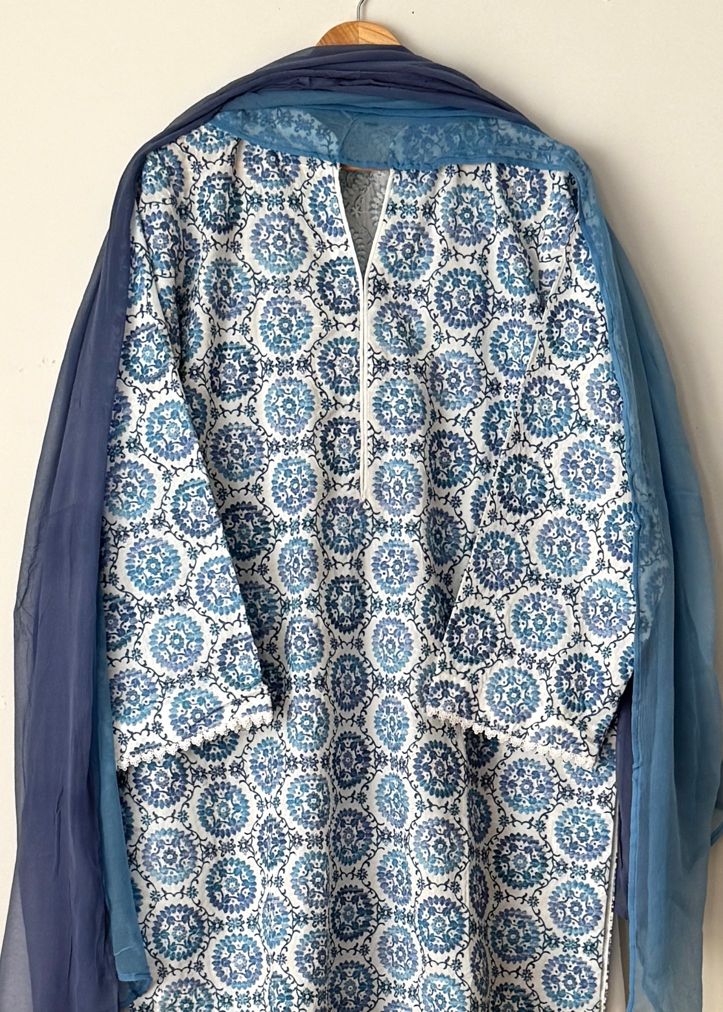 Embroidered suit- Basic