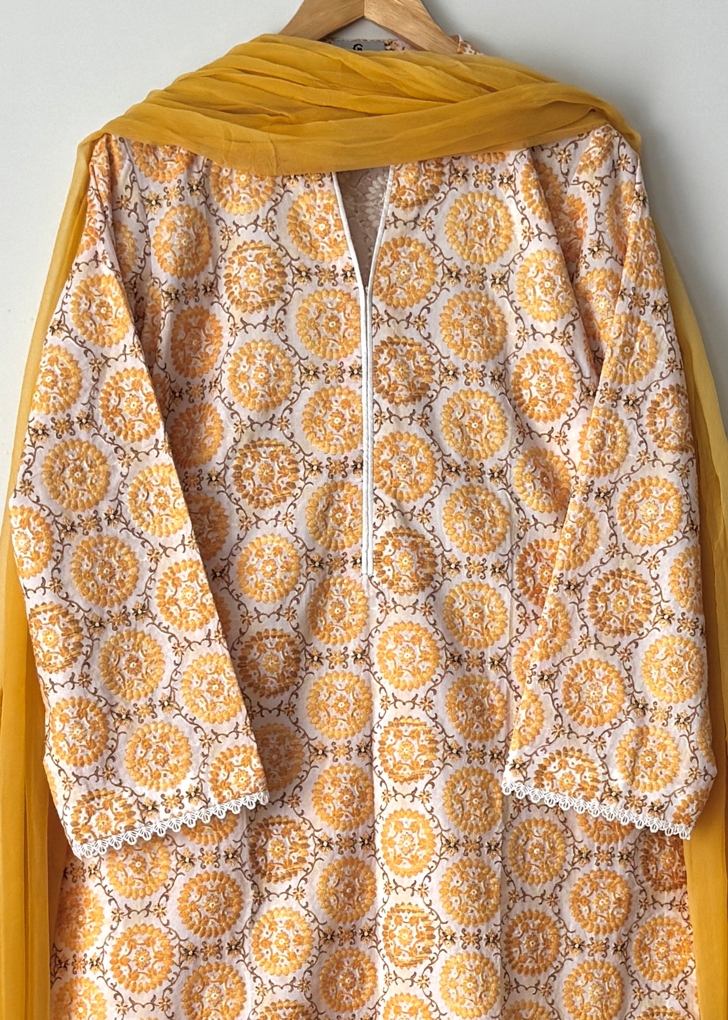 Embroidered suit- Basic