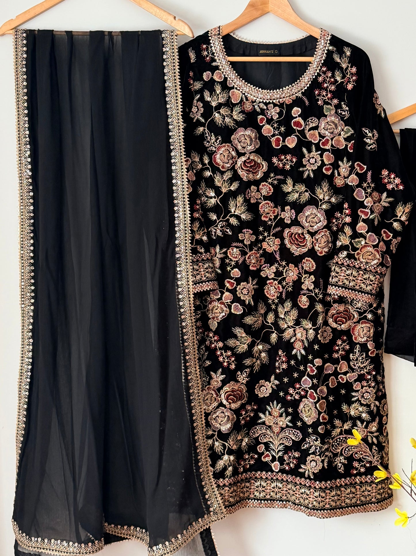 Velvet embroidered suit - Baroque