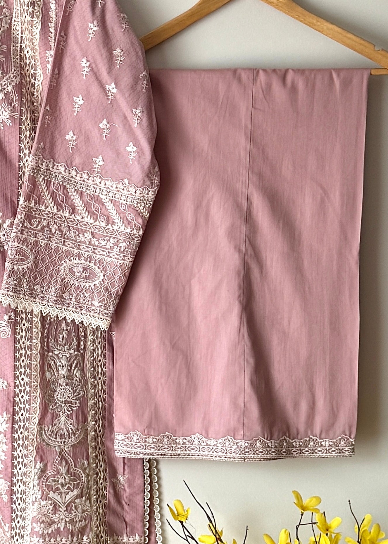 Amaryllis- Faiza saqlain