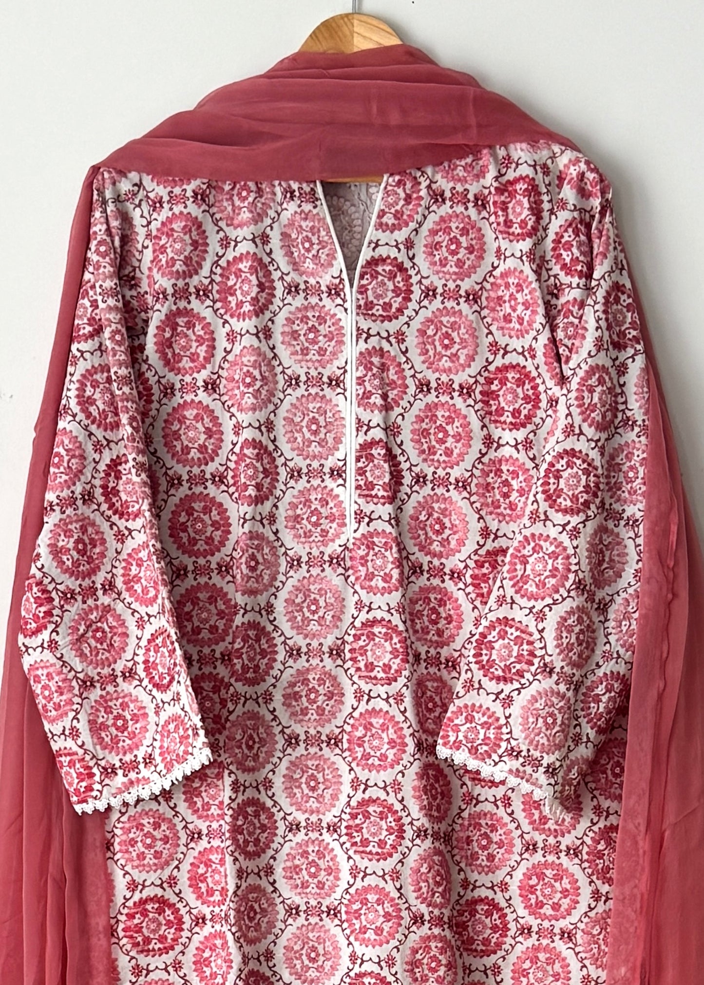 Embroidered suit- Basic