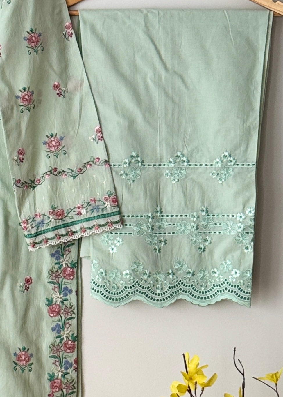 Lawn embroidered suit- Zara Shahjahan