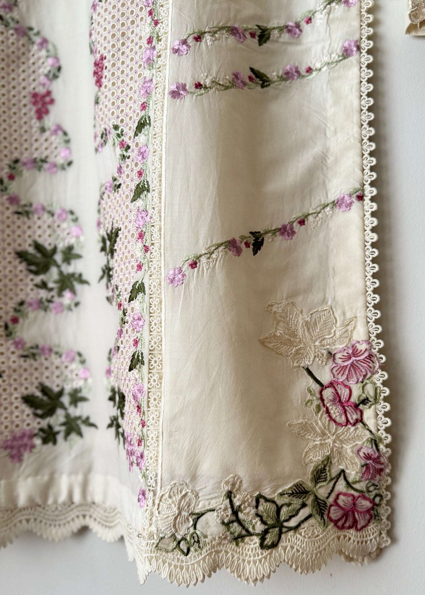Design 13 - Saira Shakira
