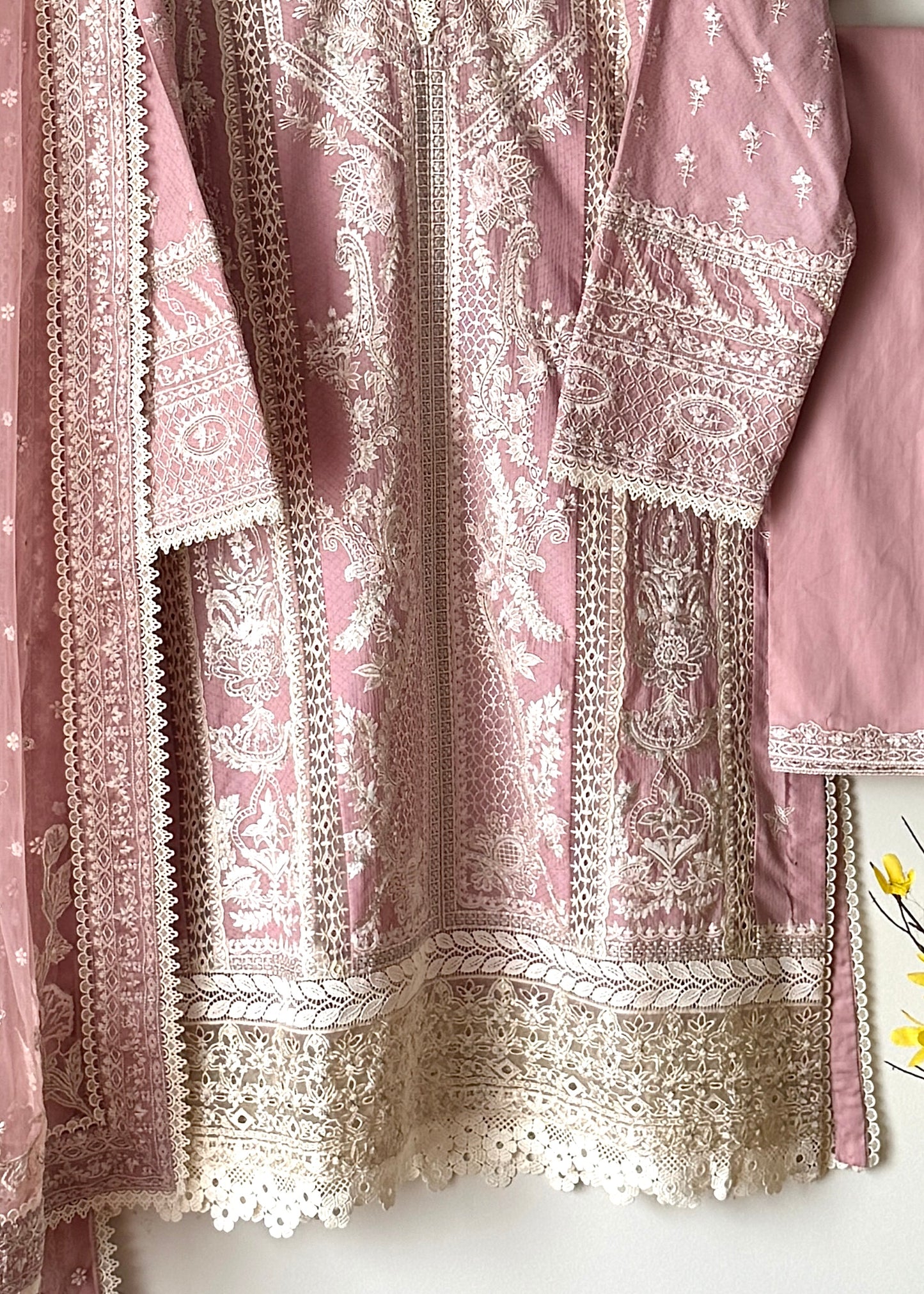 Amaryllis- Faiza saqlain