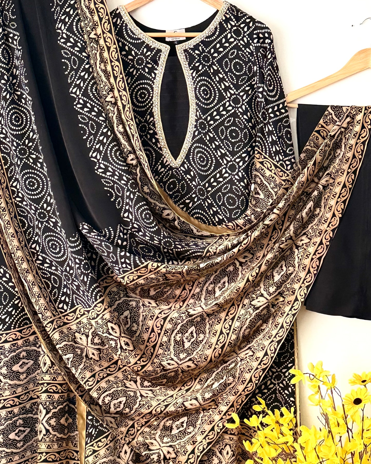 Noor -e- silk(A) - Block printed Korean shamoze