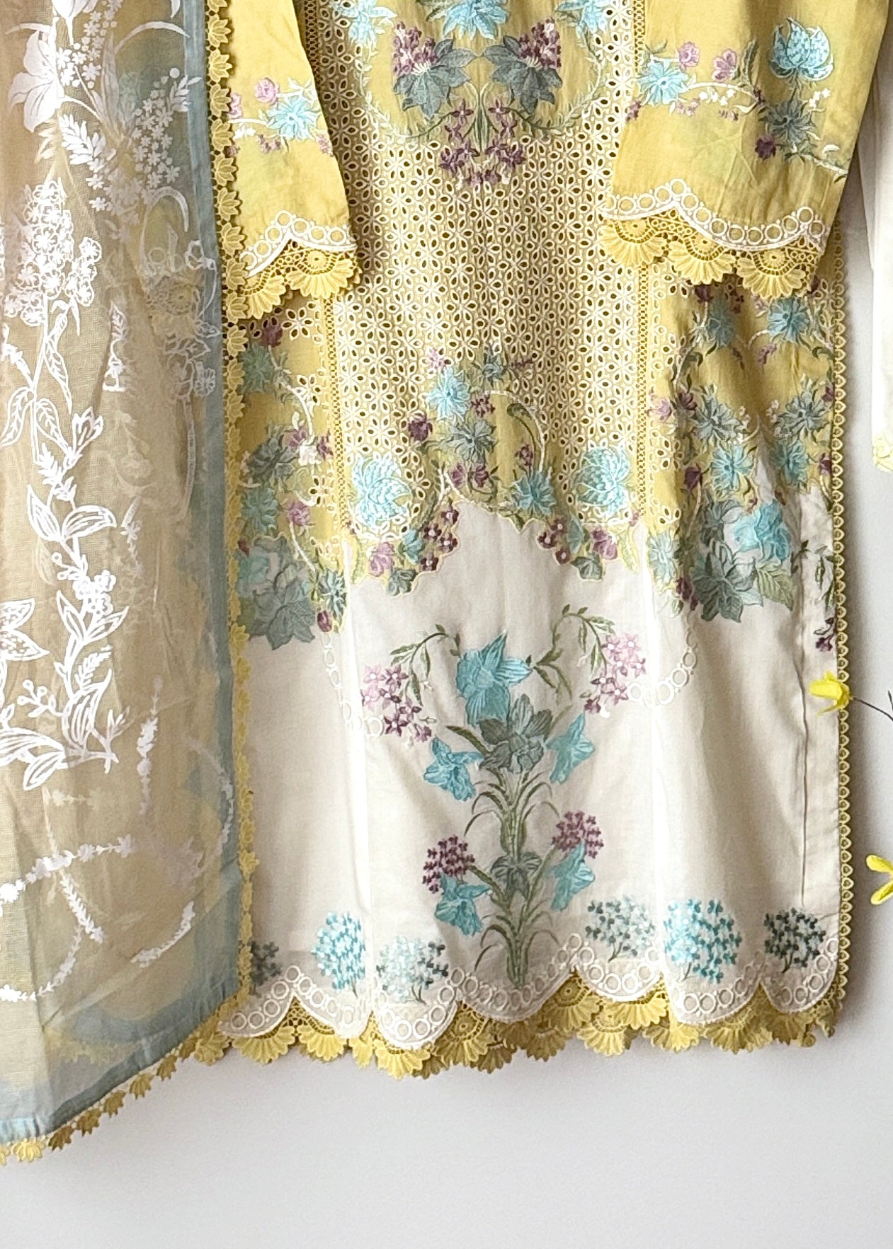 Design 2 - Saira Shakira