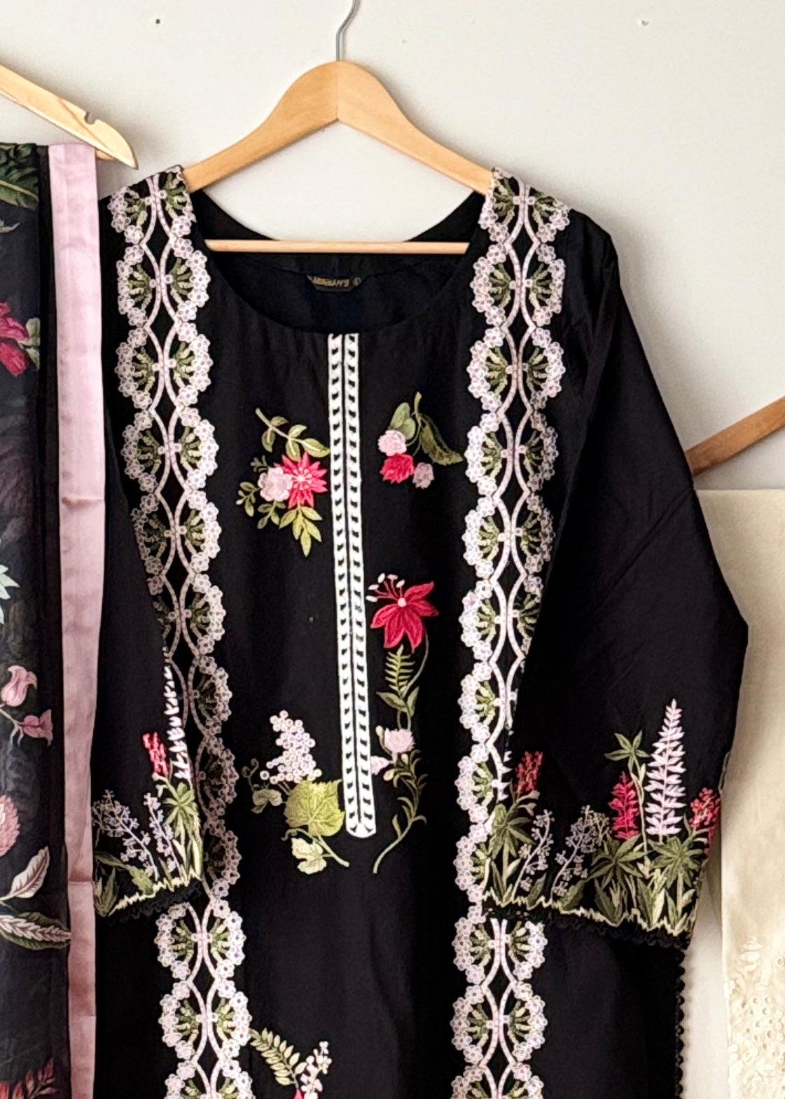 Design 8 - Saira Shakira