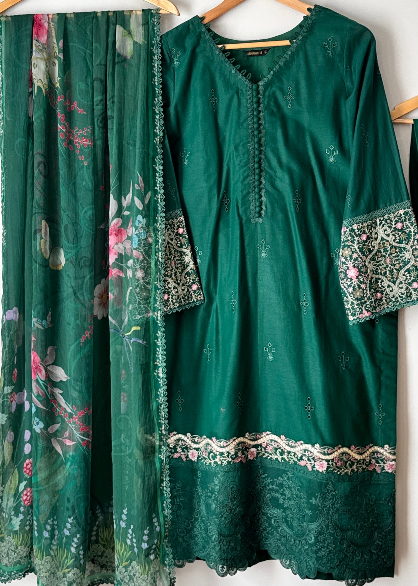 Noor by sadia asad - Lawn chicken Kari