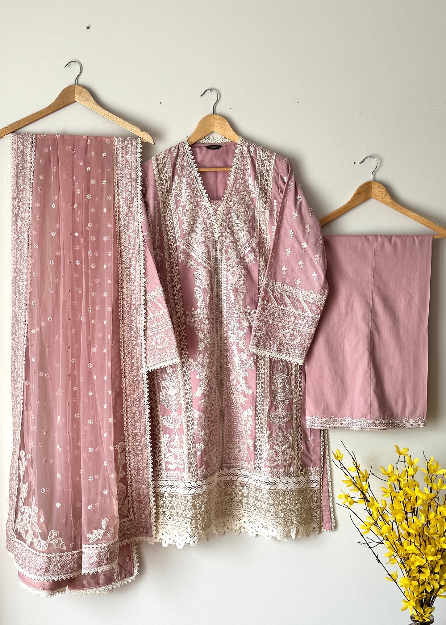 Amaryllis- Faiza saqlain