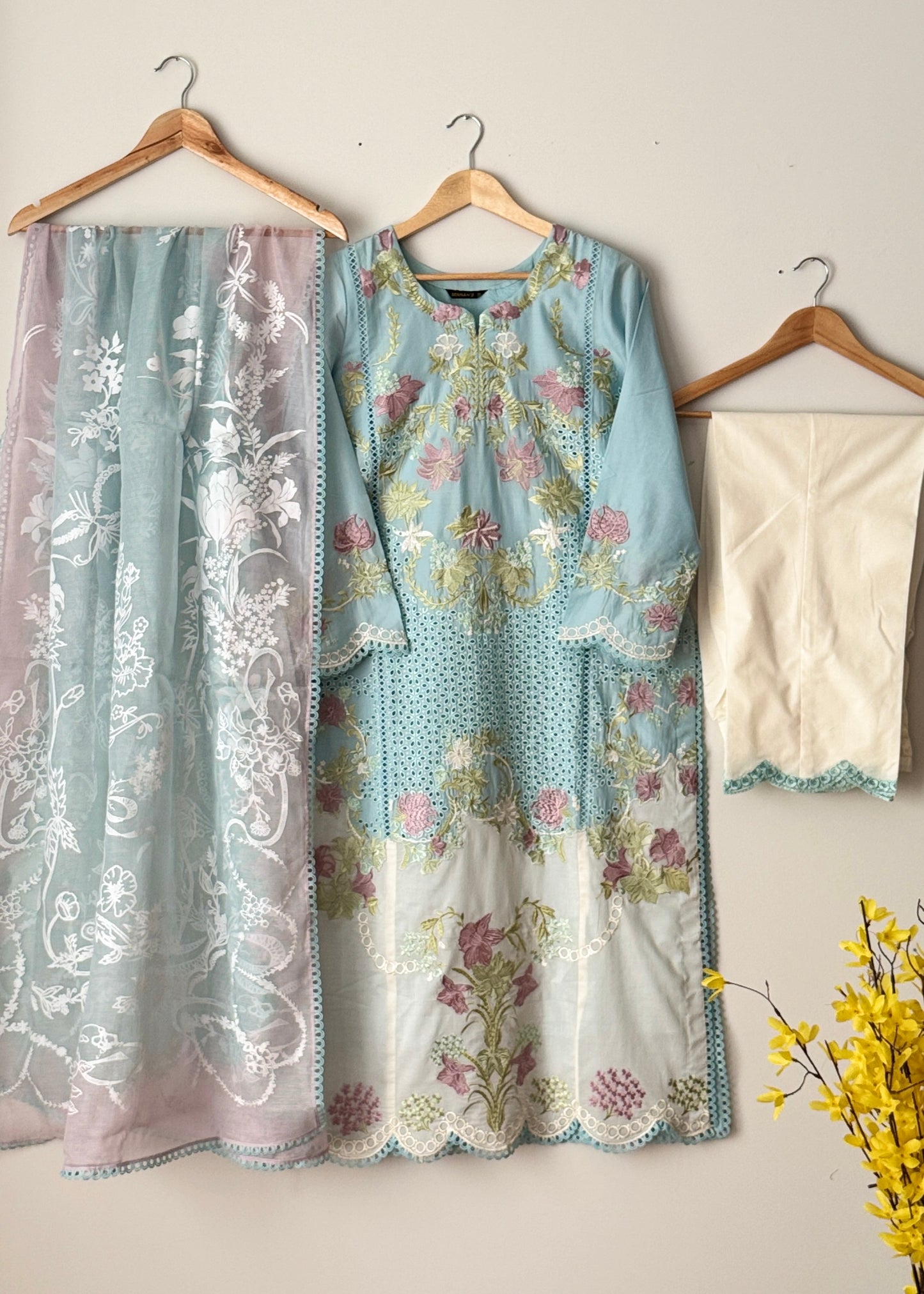Design 12 - Saira Shakira