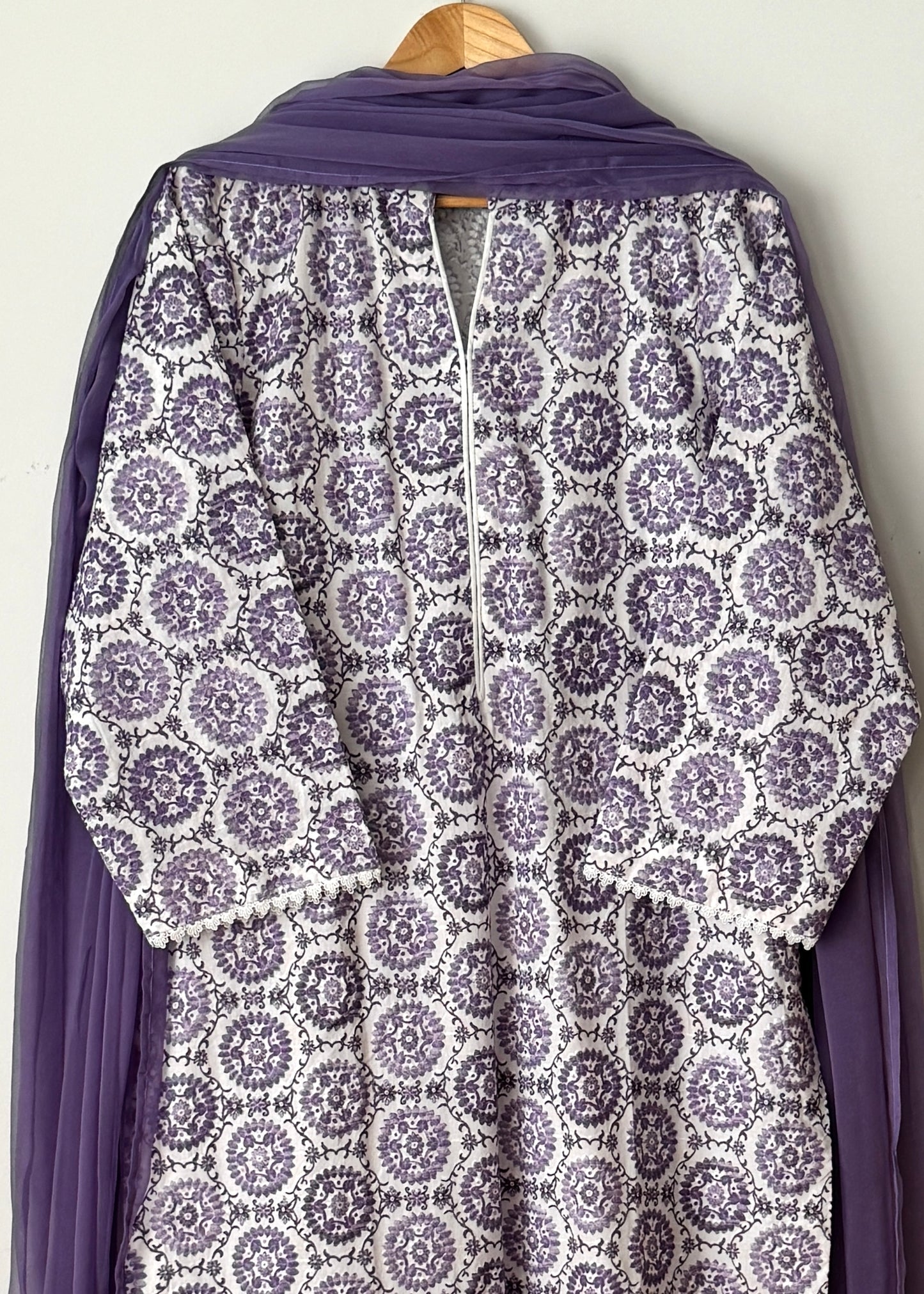Embroidered suit- Basic