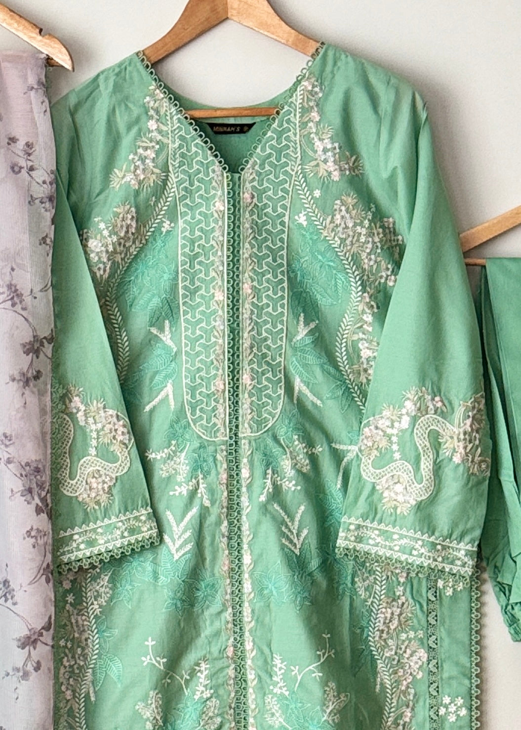 Design 10 - Saira Shakira