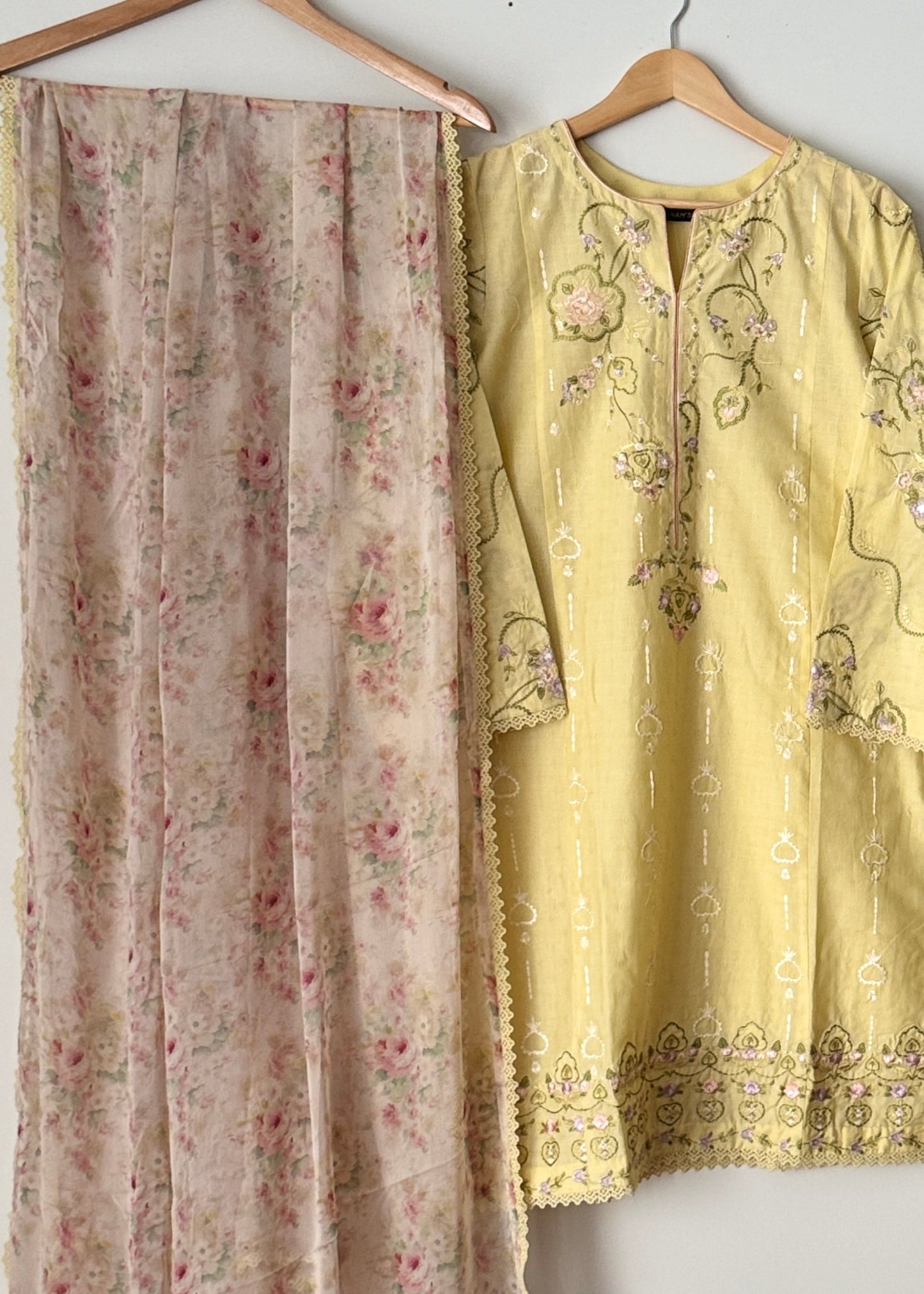 Lawn embroidered suit- Zara Shahjahan