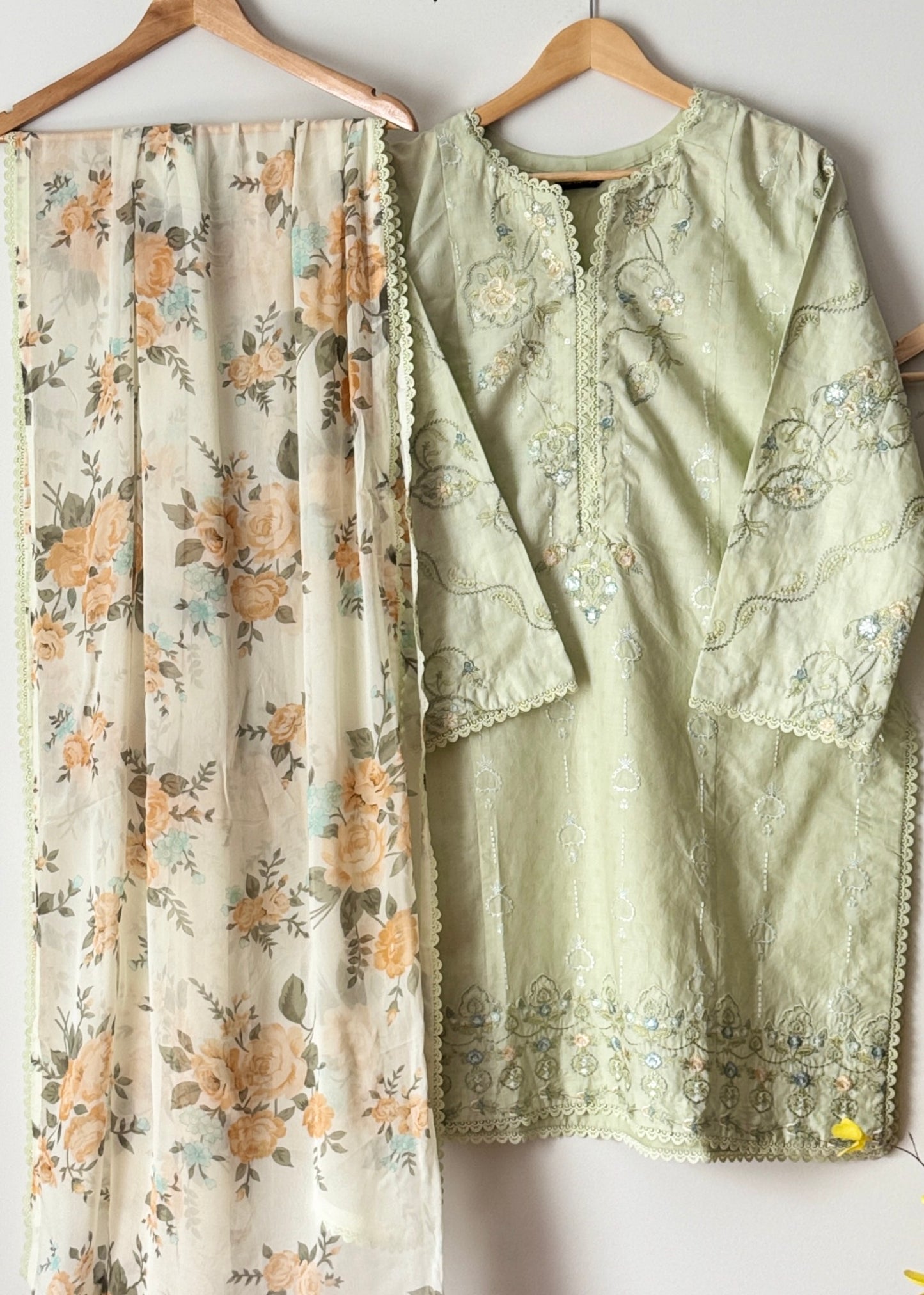 Lawn embroidered suit- Zara Shahjahan