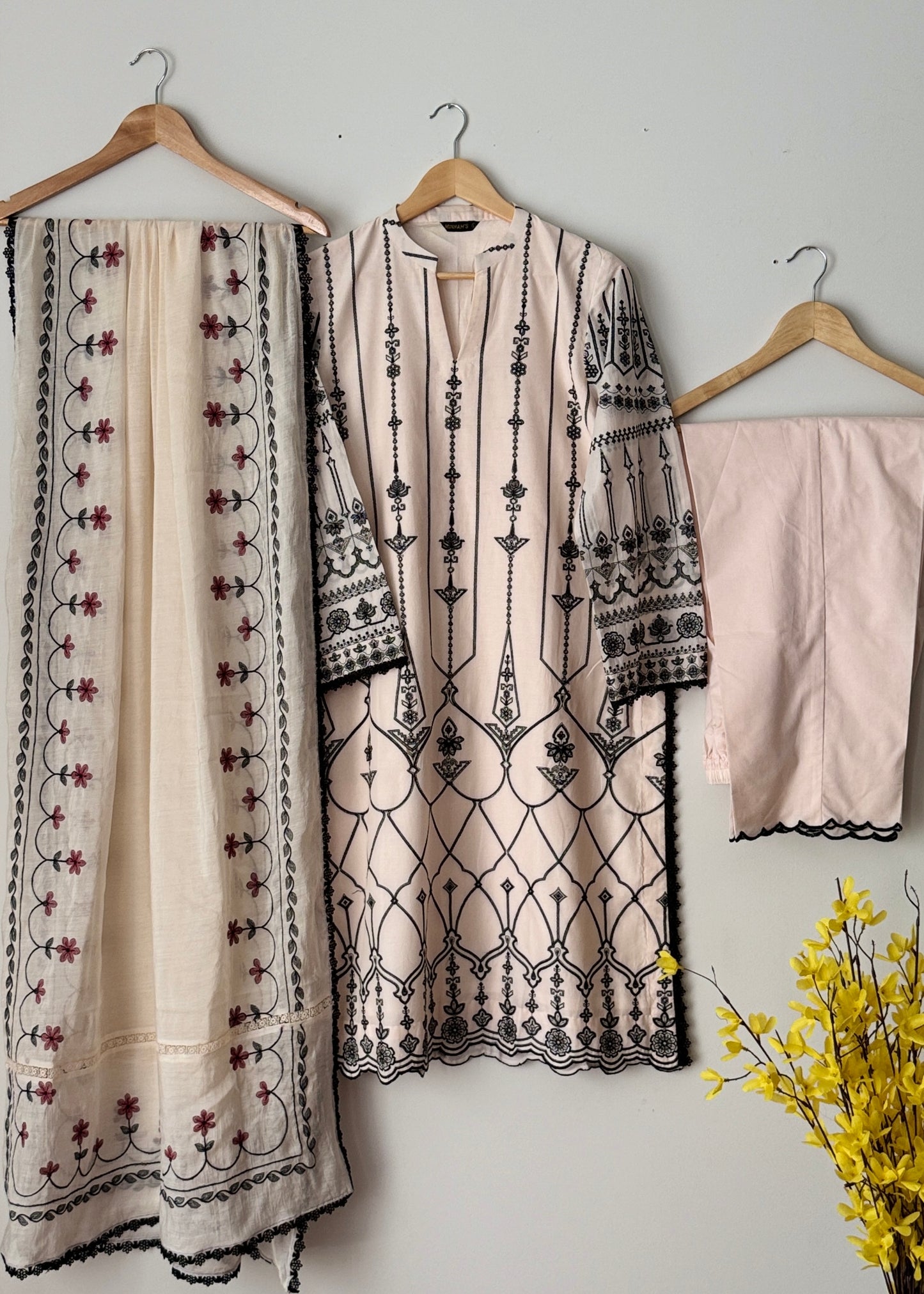 Lawn embroidered suit- Zara Shahjahan