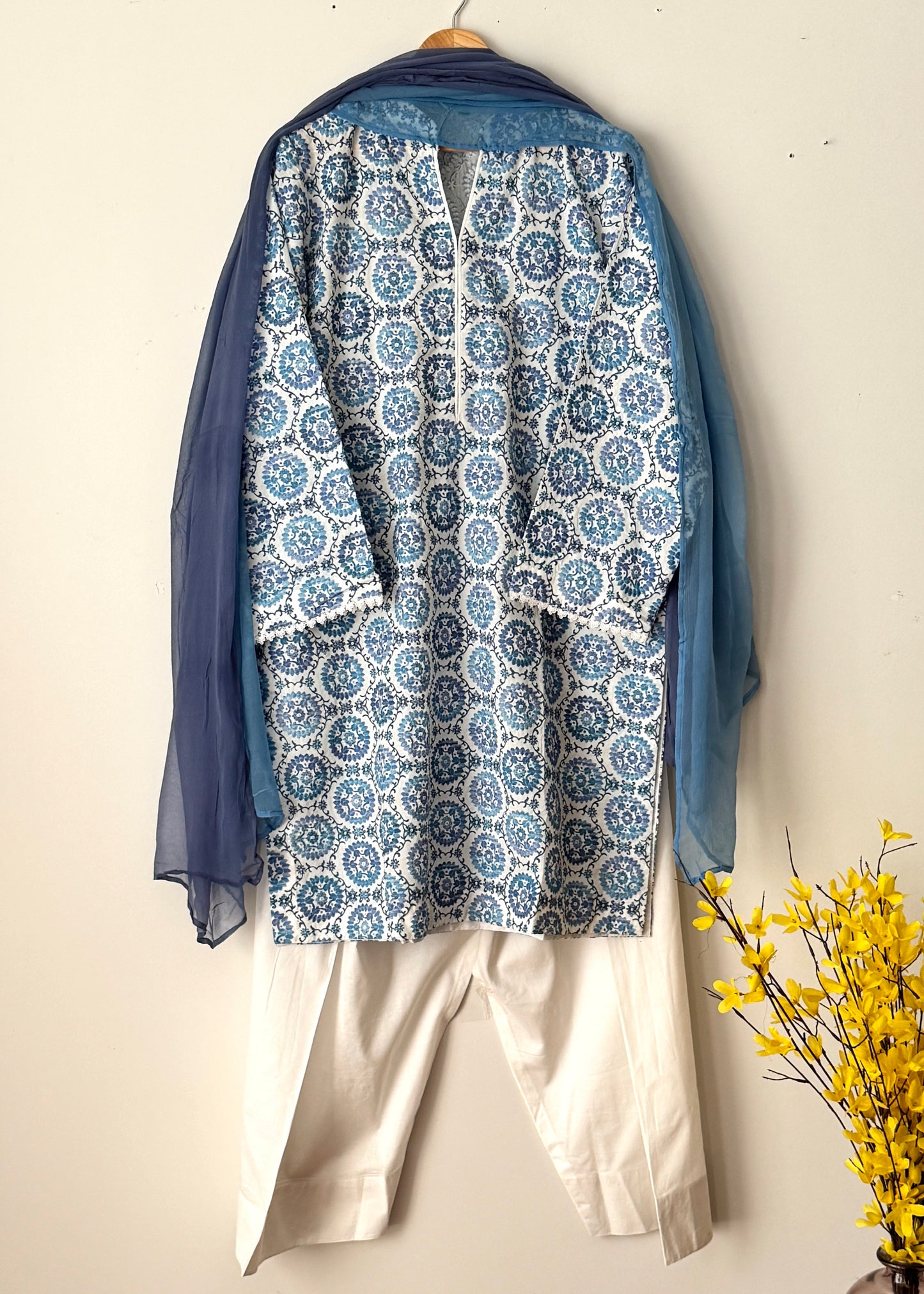 Embroidered suit- Basic