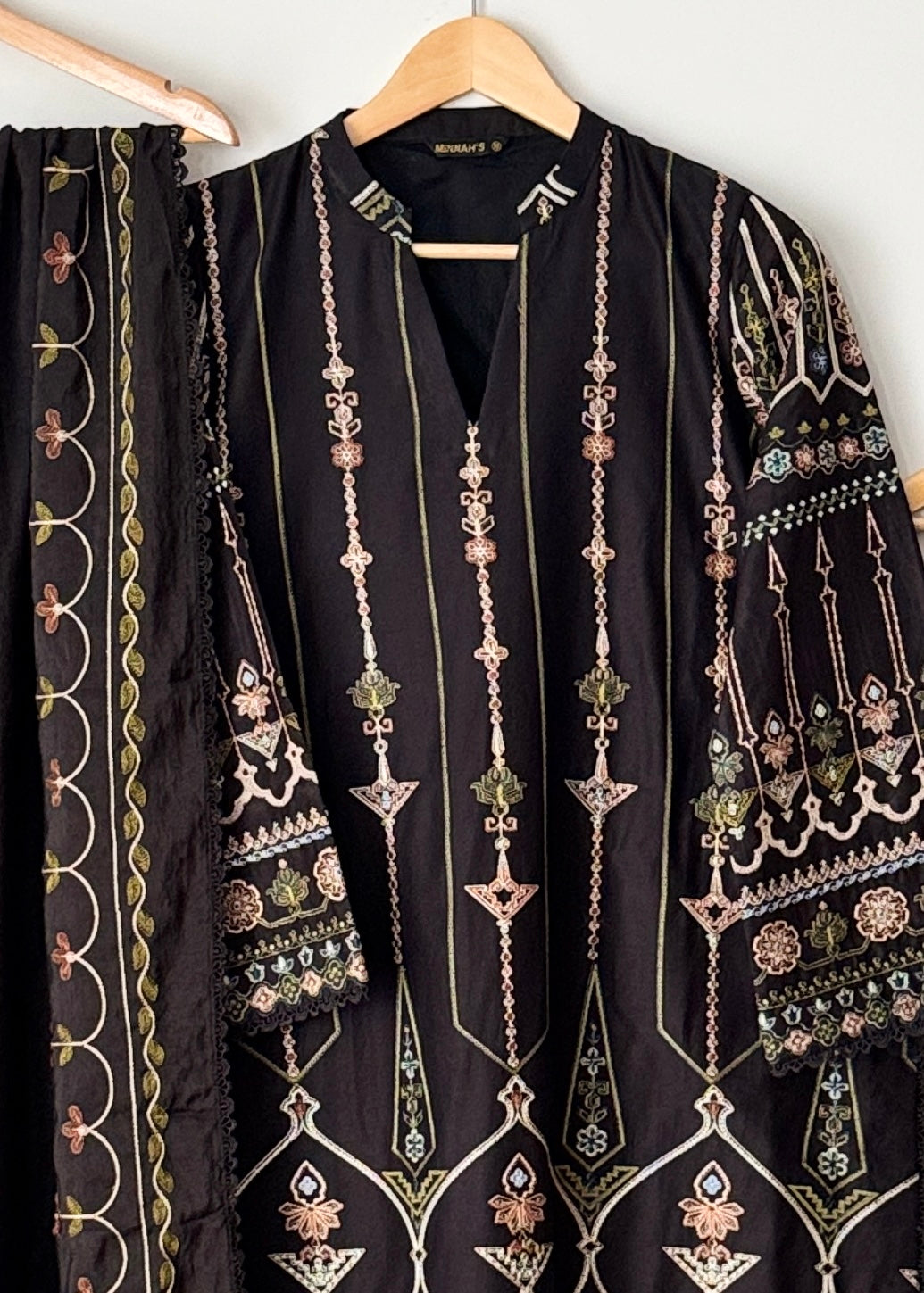 Lawn embroidered suit- Zara Shahjahan