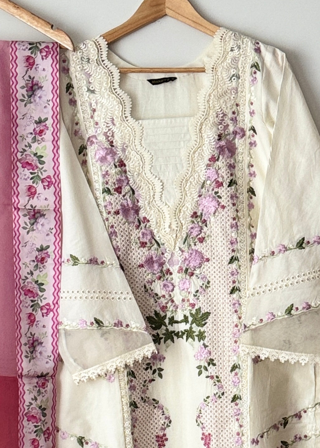Design 13 - Saira Shakira