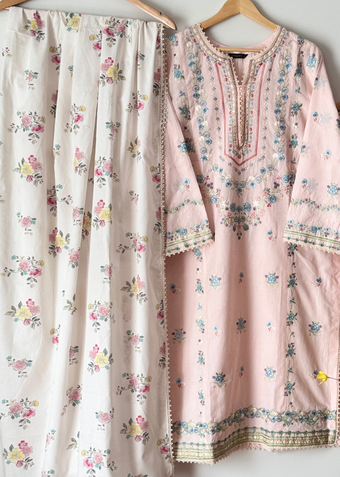 Lawn embroidered suit- Zara Shahjahan