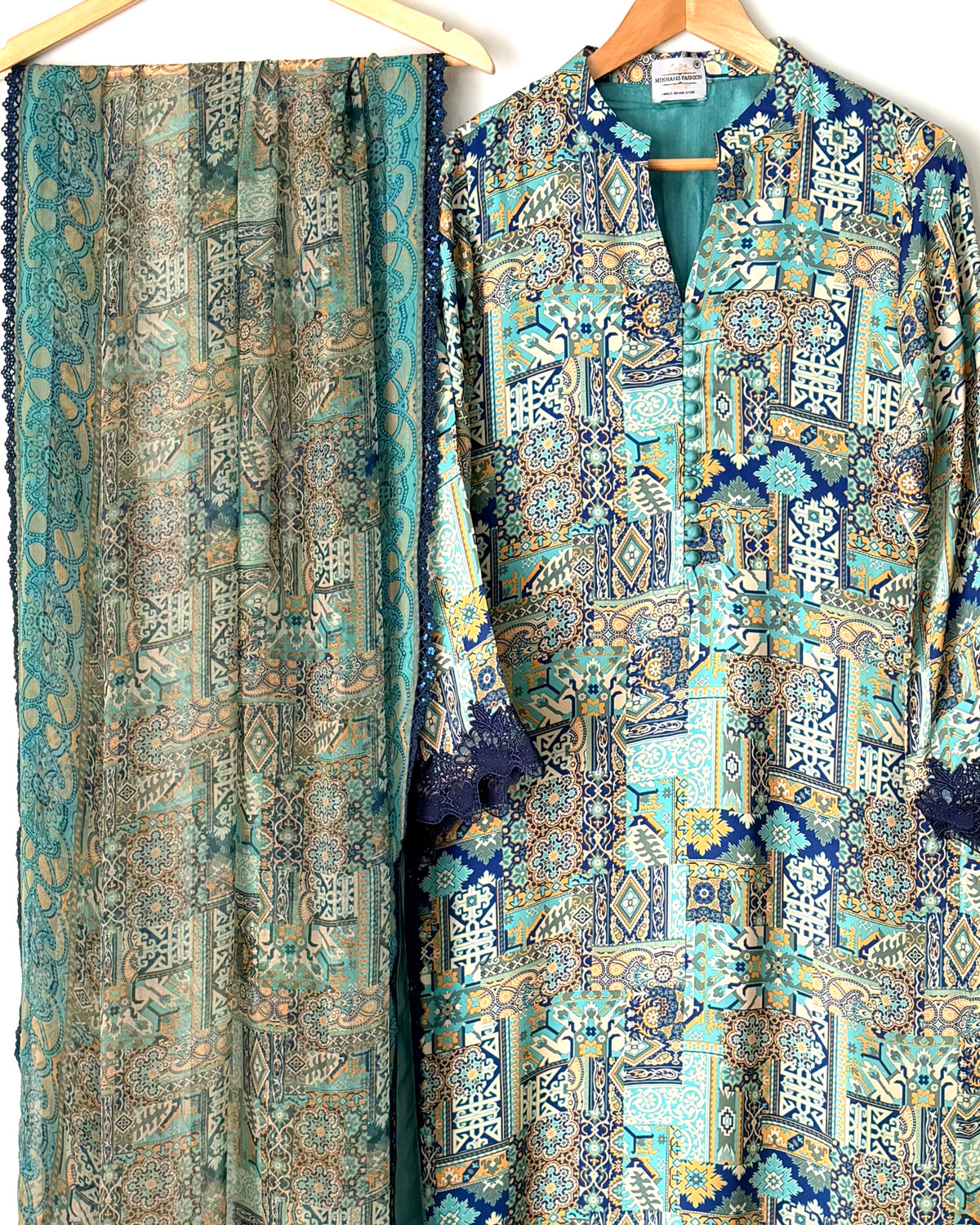 Printed crepe silk suit