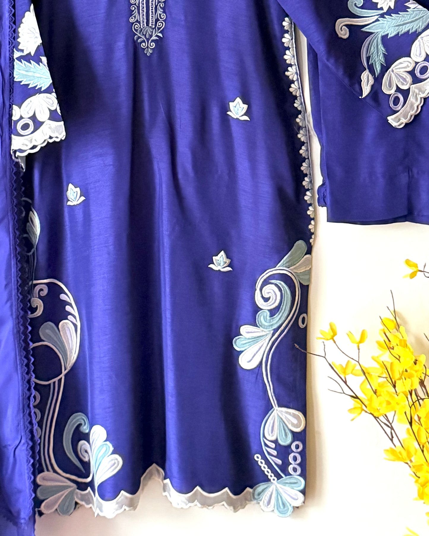 Neel ( Violet blue )