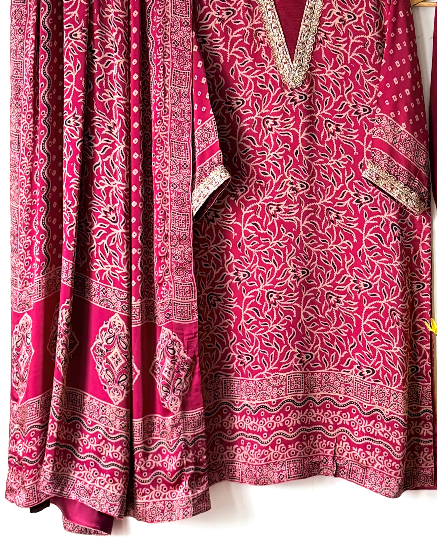 Noor -e- silk(F)- Block printed Korean shamoze