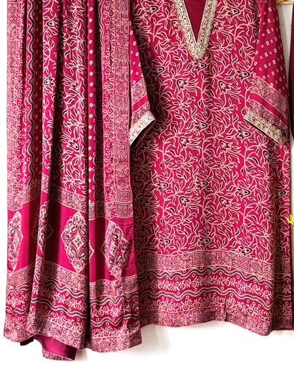 Noor -e- silk(F)- Block printed Korean shamoze