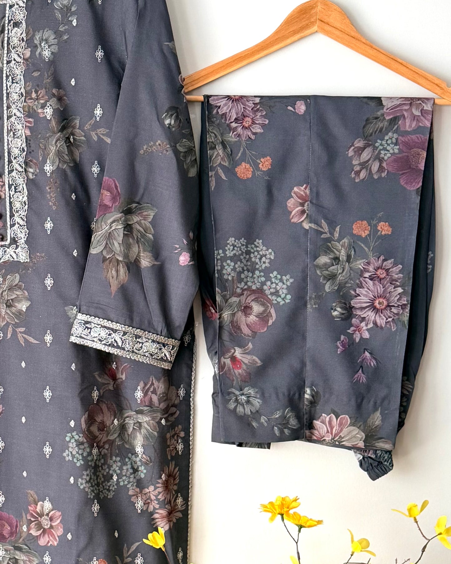 Khaddar embroidered suit - Baroque