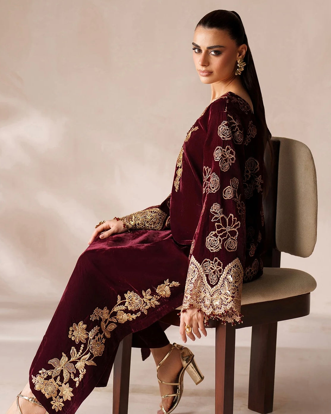 Velvet embroidered dress - Baroque