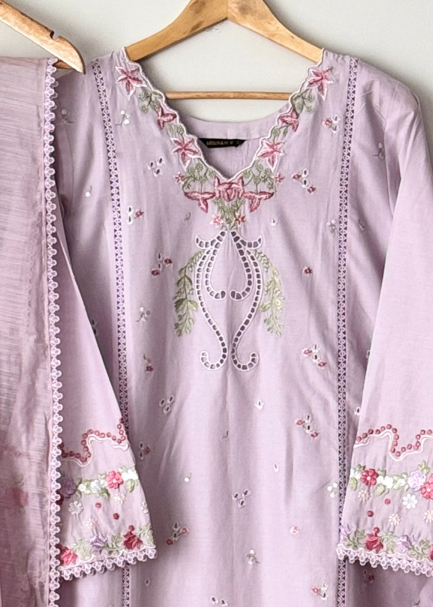 Design 16 - Saira Shakira