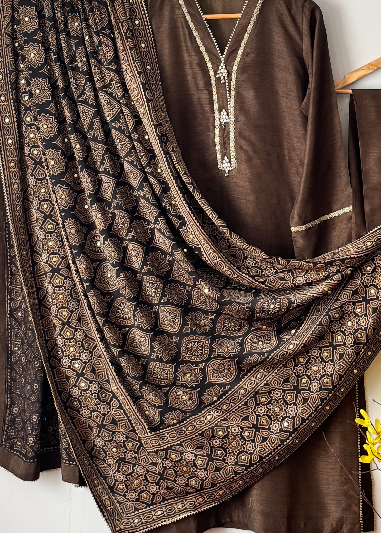 Mehwar - Kamdani collection