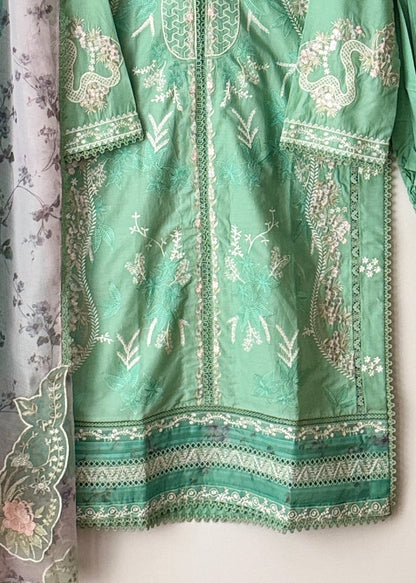 Design 10 - Saira Shakira