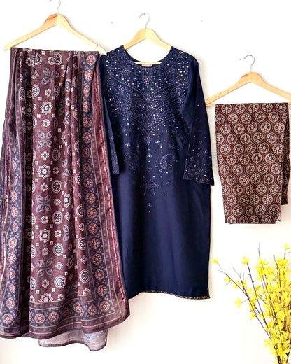 Embroidered lawn suit - Jazmin