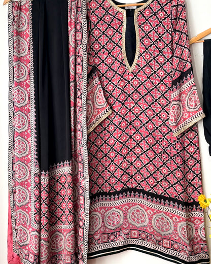 Noor -e- silk(B) -  Block printed Korean shamoze