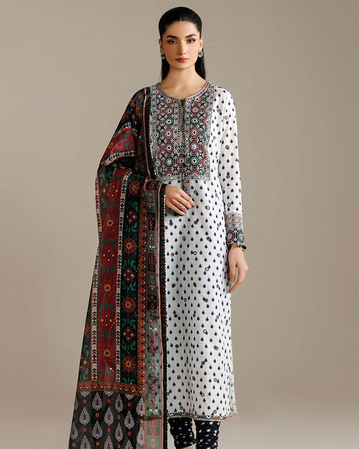 Raw silk embroidered- Jazmin