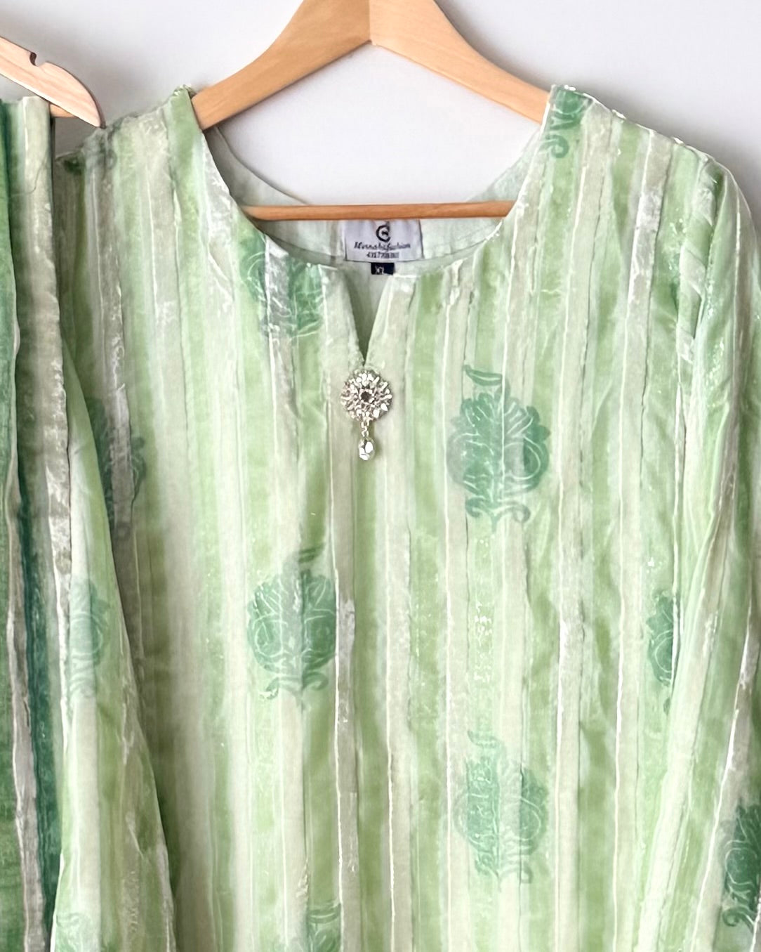 Chiffon palachi suit - J. ( Junaid jamshed )