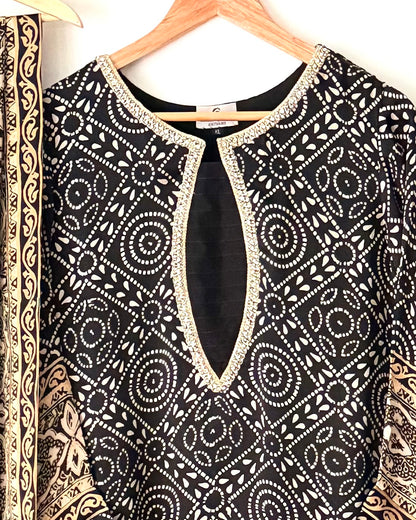 Noor -e- silk(A) -  Block printed Korean shamoze