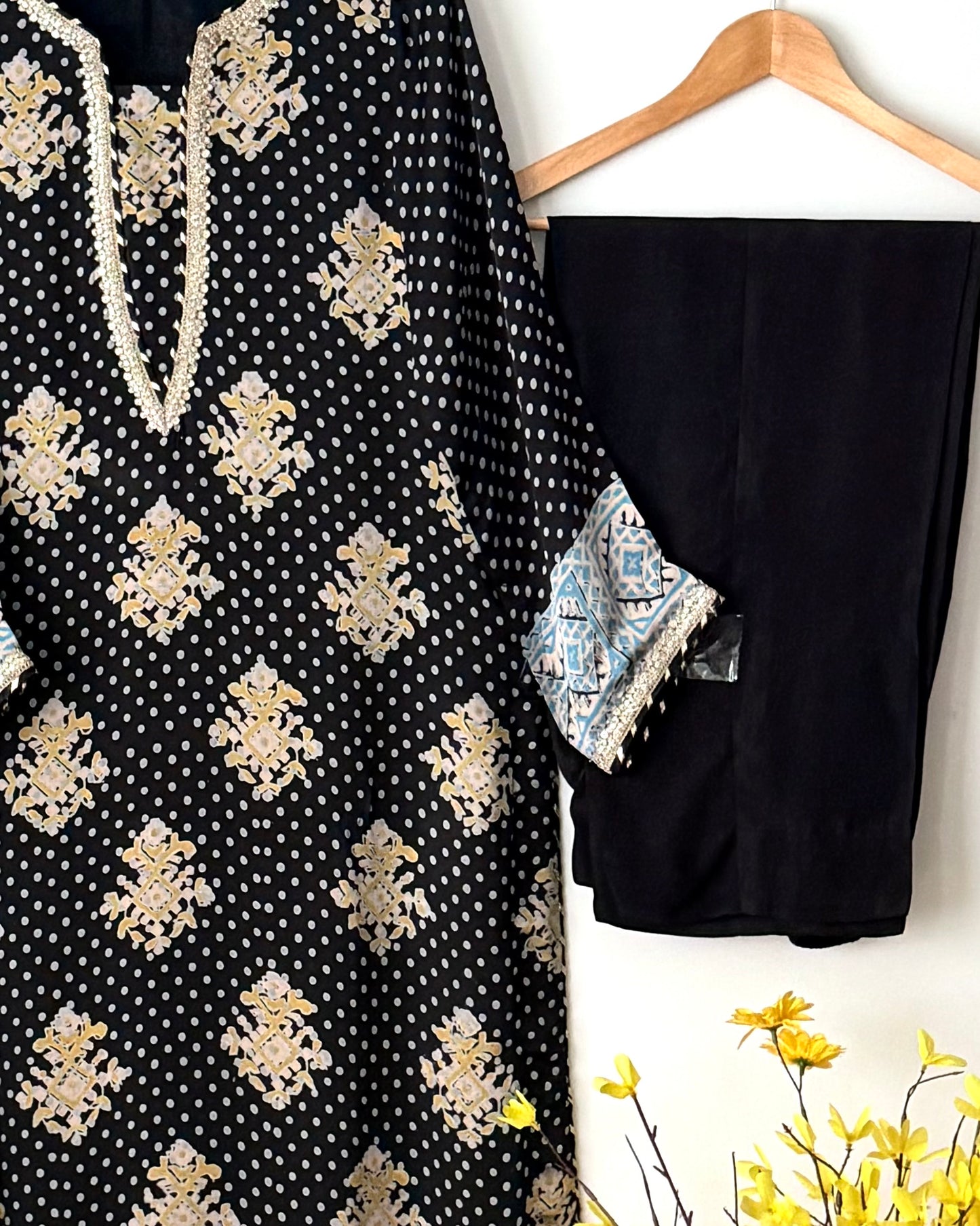 Noor -e- silk(D) - Block printed Korean shamoze