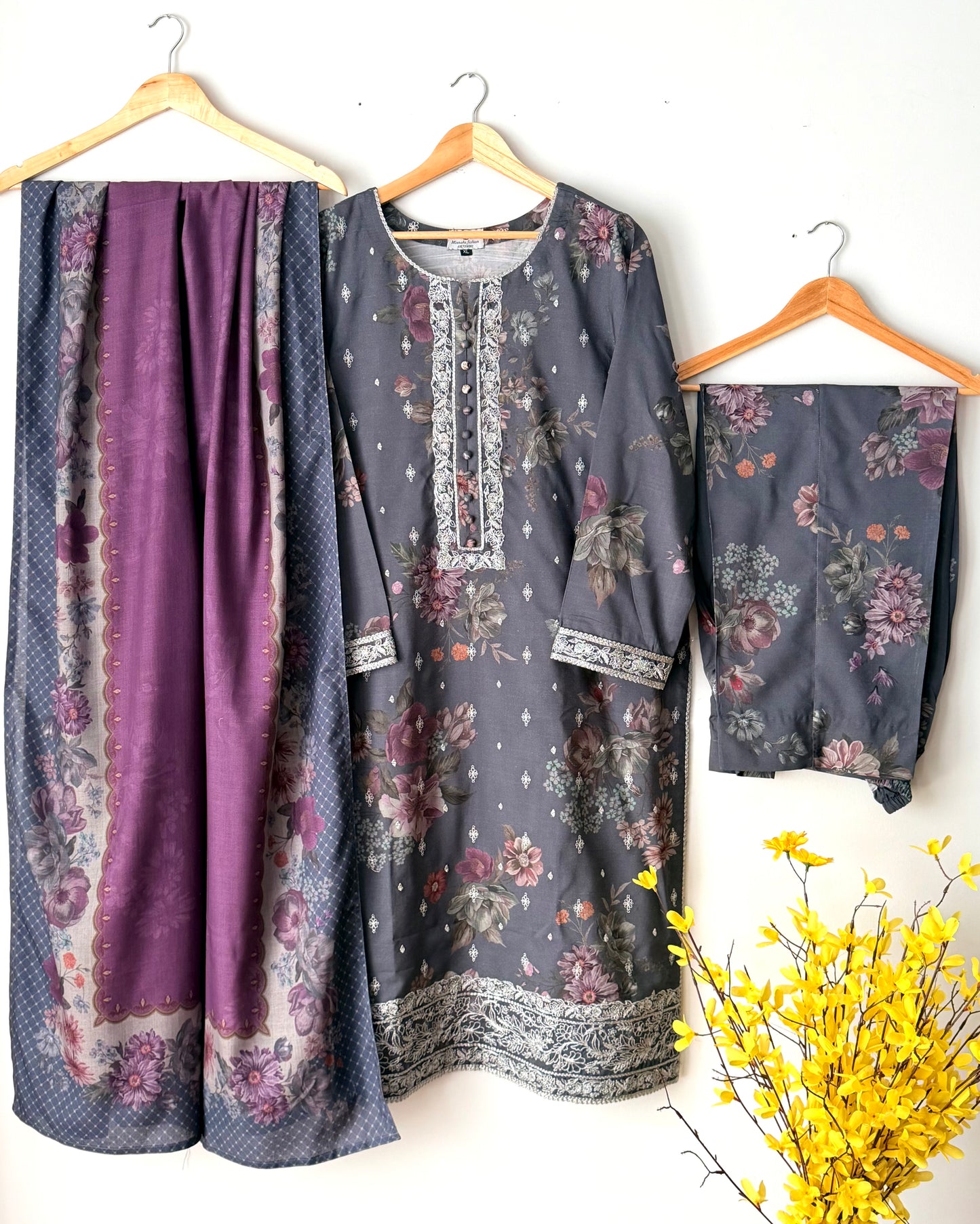 Khaddar embroidered suit - Baroque