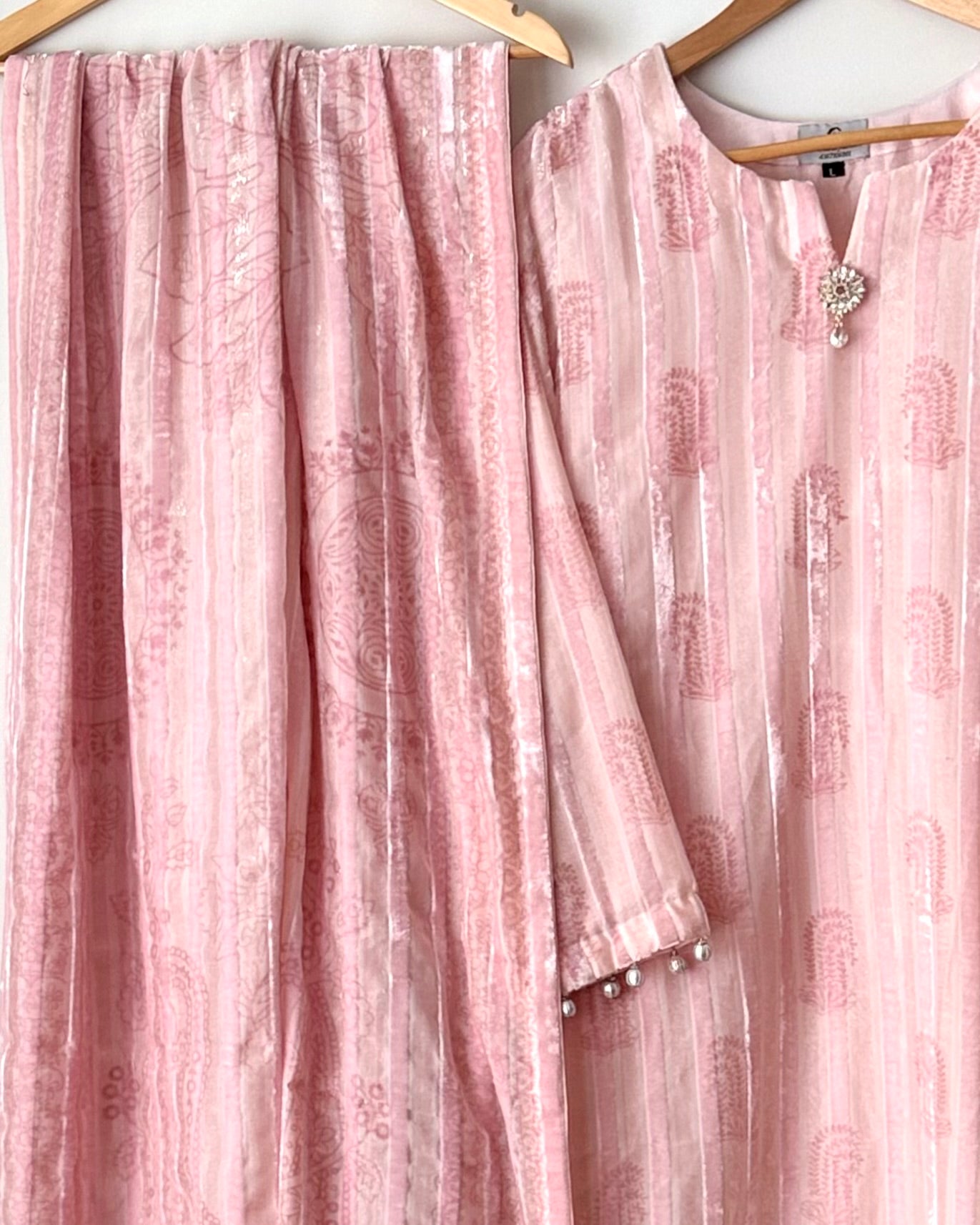 Chiffon palachi suit - J. ( Junaid jamshed )