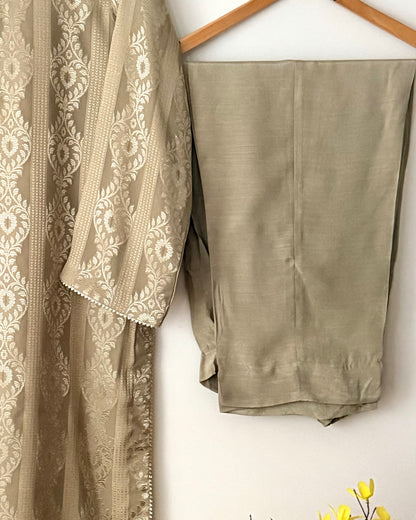 Self silk Jaquard