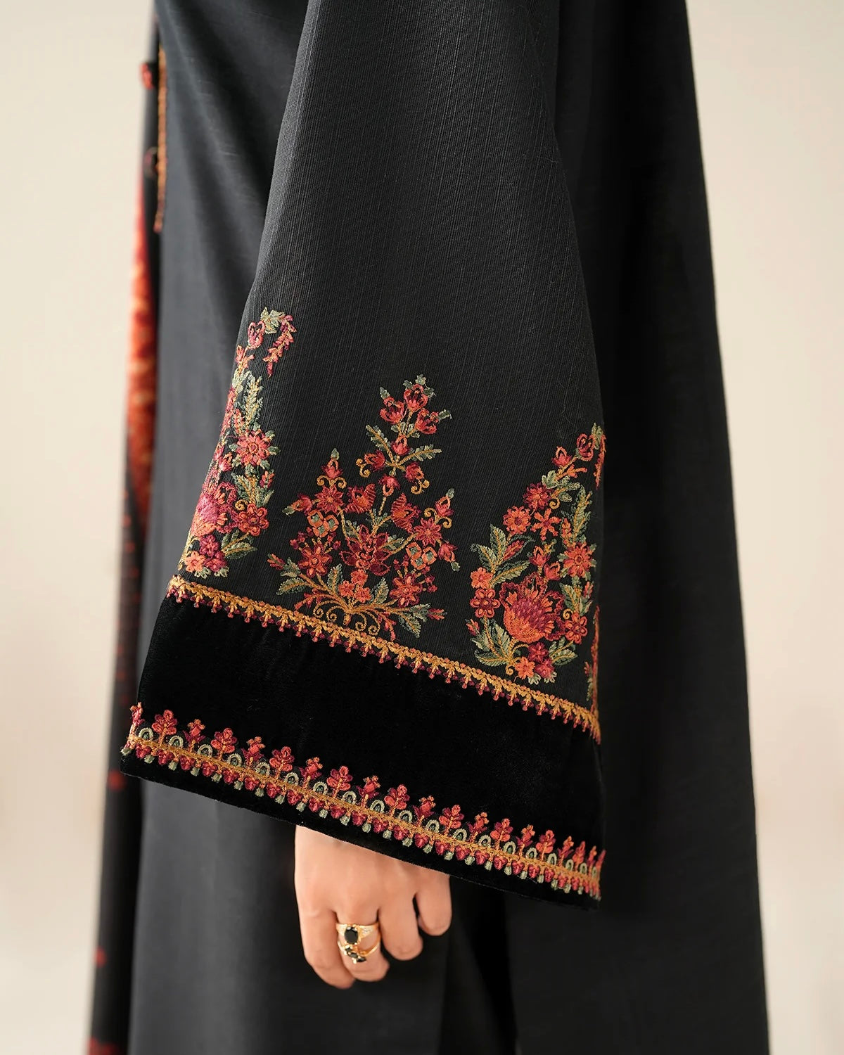 Light khaddar suit- Baroque