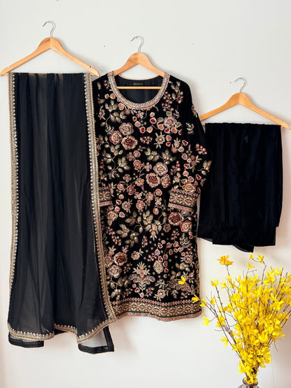 Velvet embroidered suit - Baroque