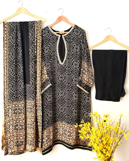 Noor -e- silk(A) -  Block printed Korean shamoze